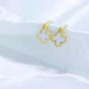 Brinco Trevo Branco Argolinha