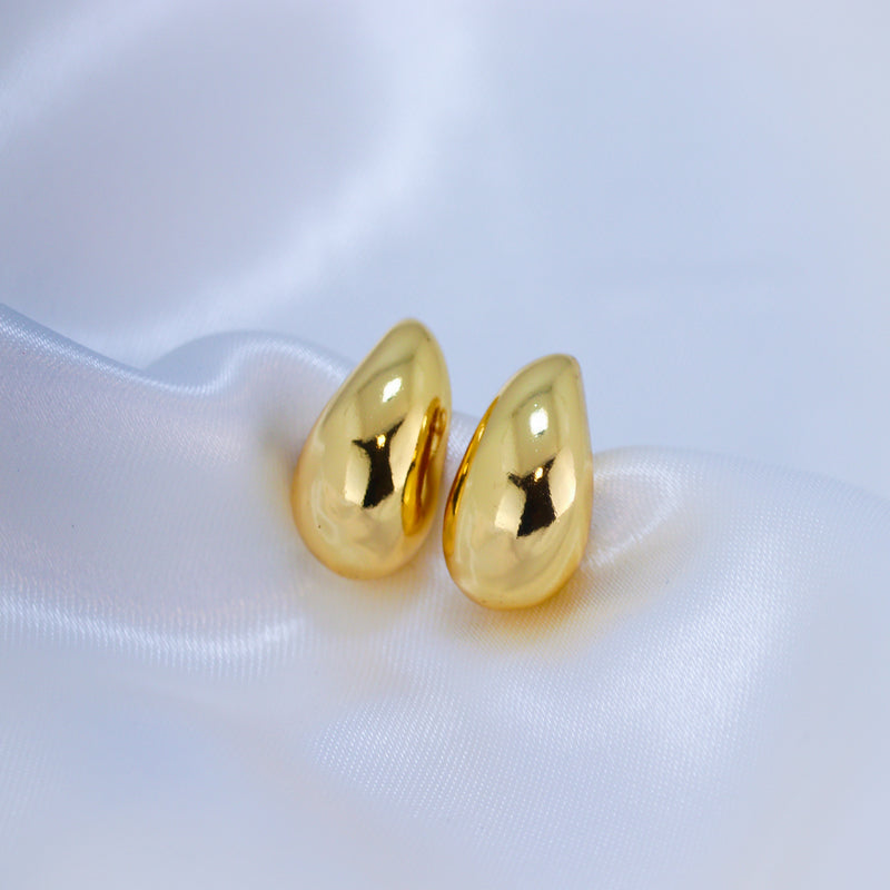 Brinco de gota dourado