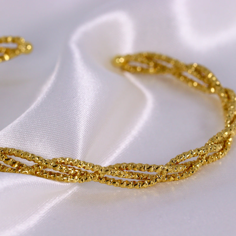 Bracelete Entrelaçado